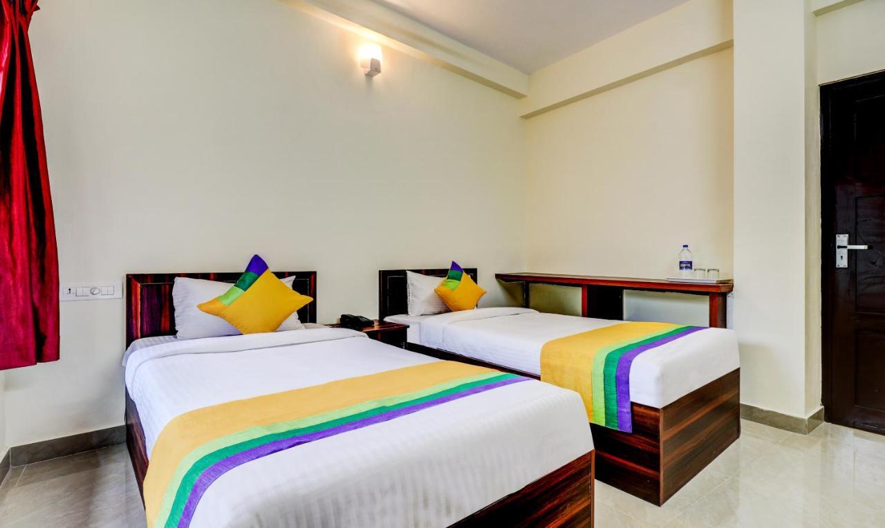 Itsy Hotels Rain Tulsi Stayz, Palarivattom Junction Kochi Exterior photo